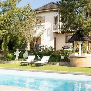 Villa Toni, Ahortal